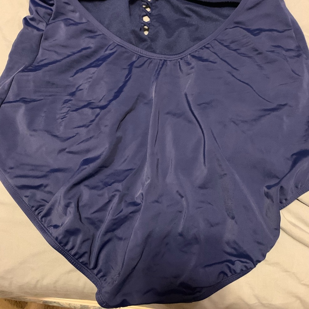 Swimsuit - Picture 10 of 11